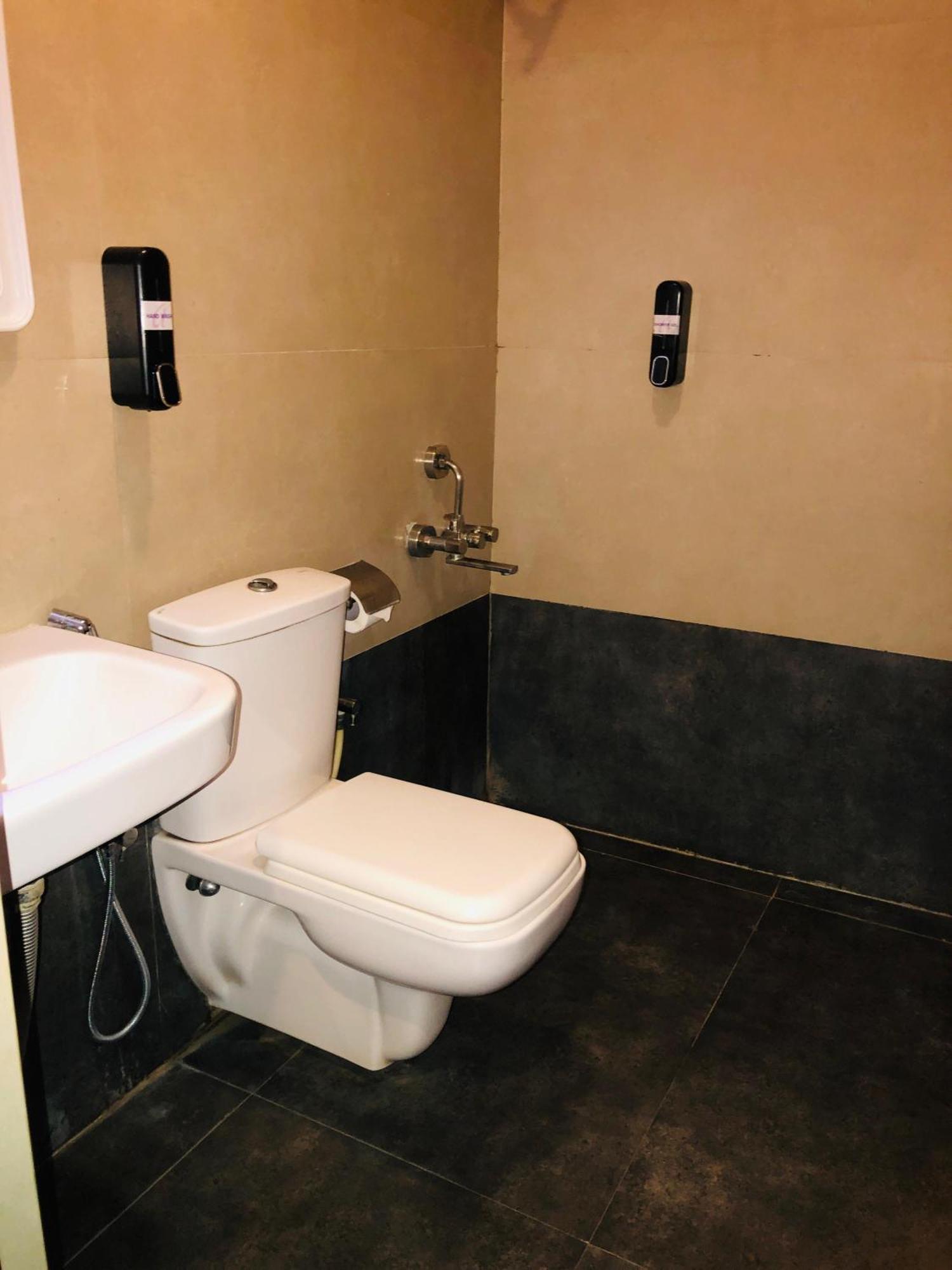 Astra Hotels & Suites - Hsr Layout Sector 1, Near Ecospace Bellandur بنغالور المظهر الخارجي الصورة